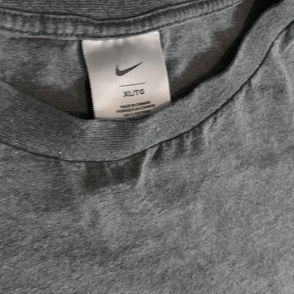 Nike Retro Y2K Grey Tag T Shirt - Picture 3 of 3